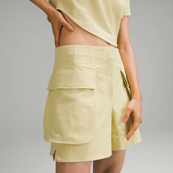 LULULEMON Relaxed-Fit Super-High-Rise Cargo Short ｜ Finch Yellow | Size 2 - Picture 5 of 7